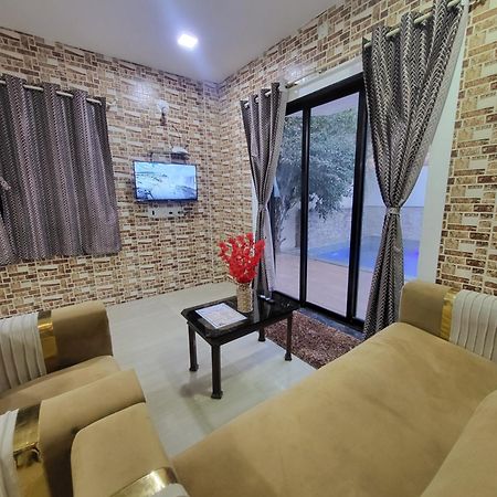 The Perfect Stays Para Disco Big Pool Cricket Turf Villa Lonavala Exteriör bild