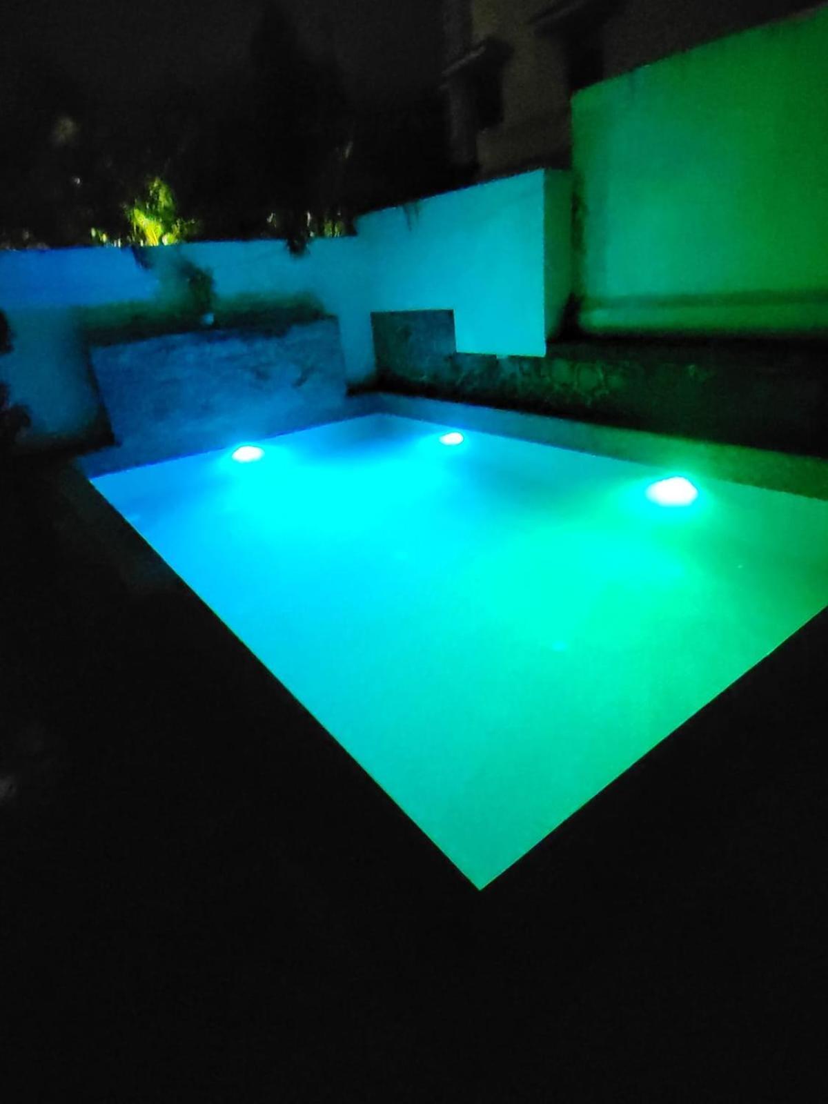 The Perfect Stays Para Disco Big Pool Cricket Turf Villa Lonavala Exteriör bild
