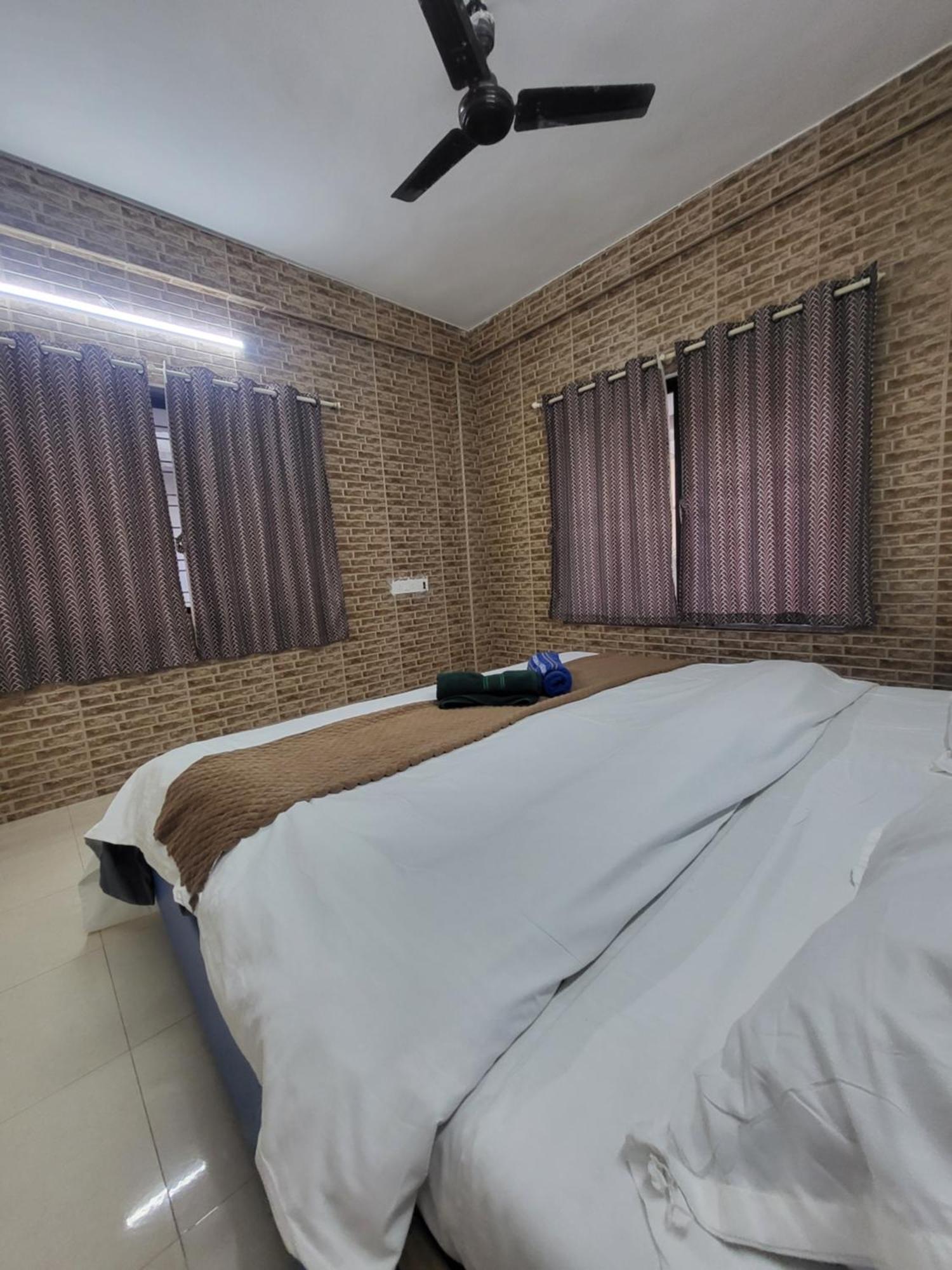 The Perfect Stays Para Disco Big Pool Cricket Turf Villa Lonavala Exteriör bild