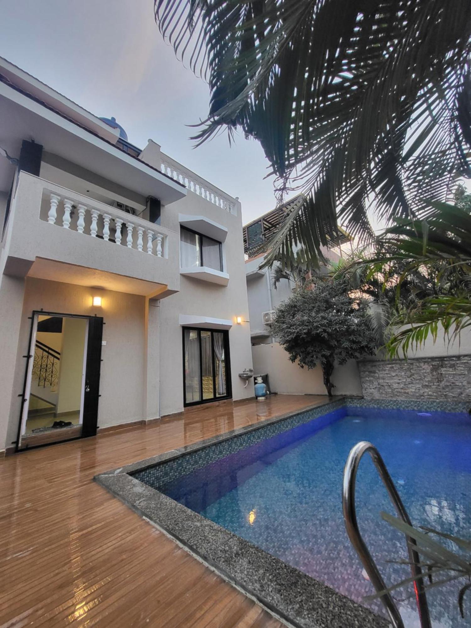 The Perfect Stays Para Disco Big Pool Cricket Turf Villa Lonavala Exteriör bild