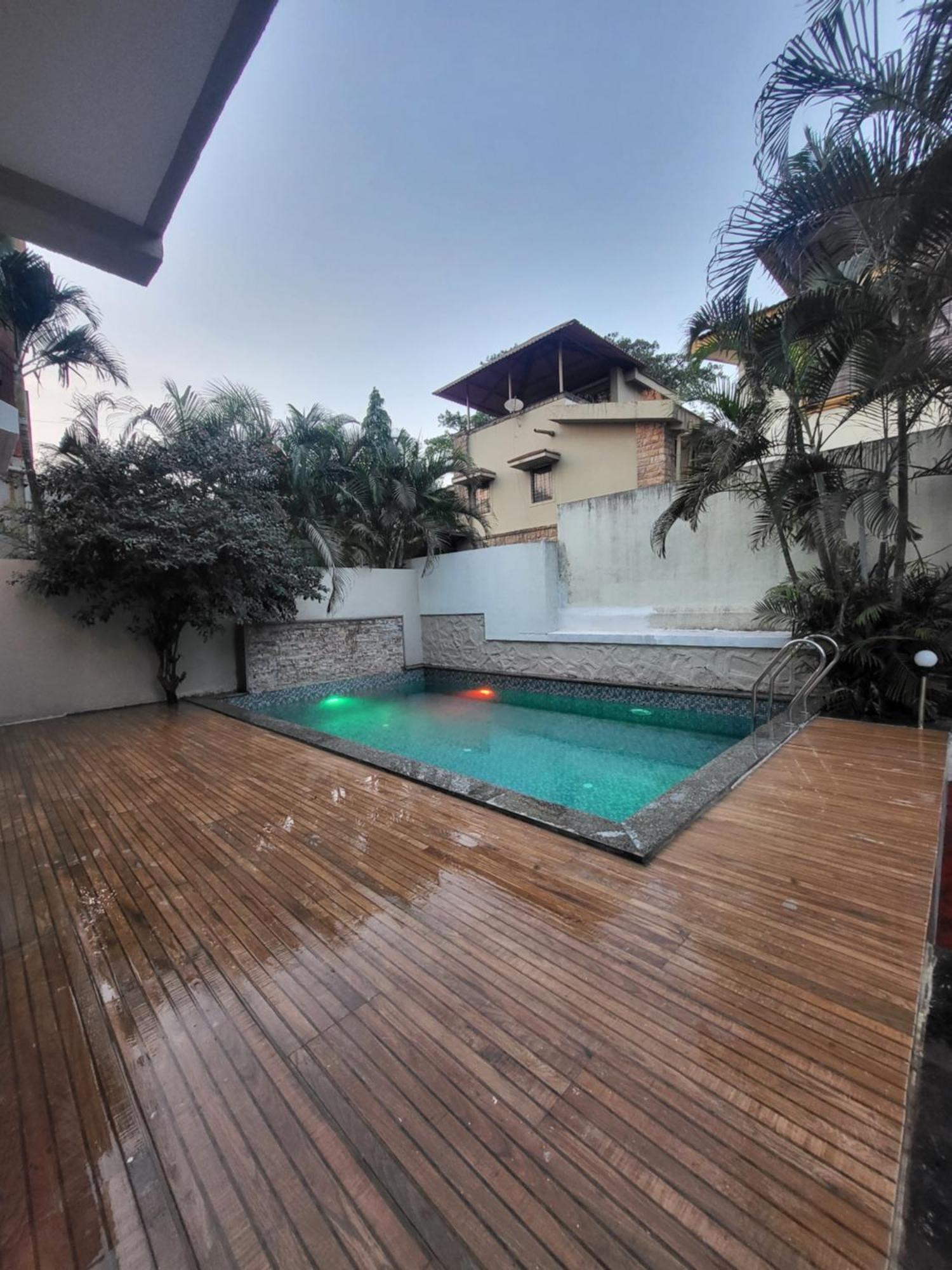 The Perfect Stays Para Disco Big Pool Cricket Turf Villa Lonavala Exteriör bild