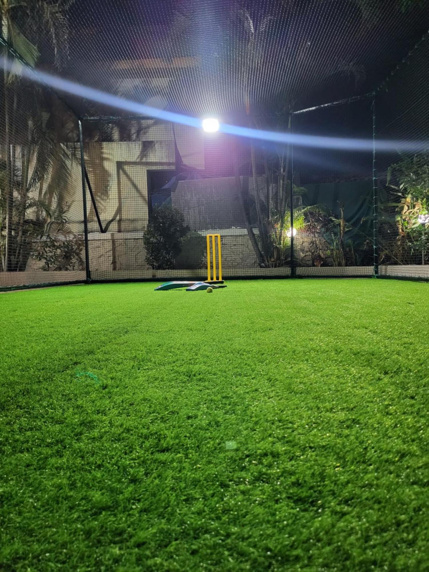 The Perfect Stays Para Disco Big Pool Cricket Turf Villa Lonavala Exteriör bild
