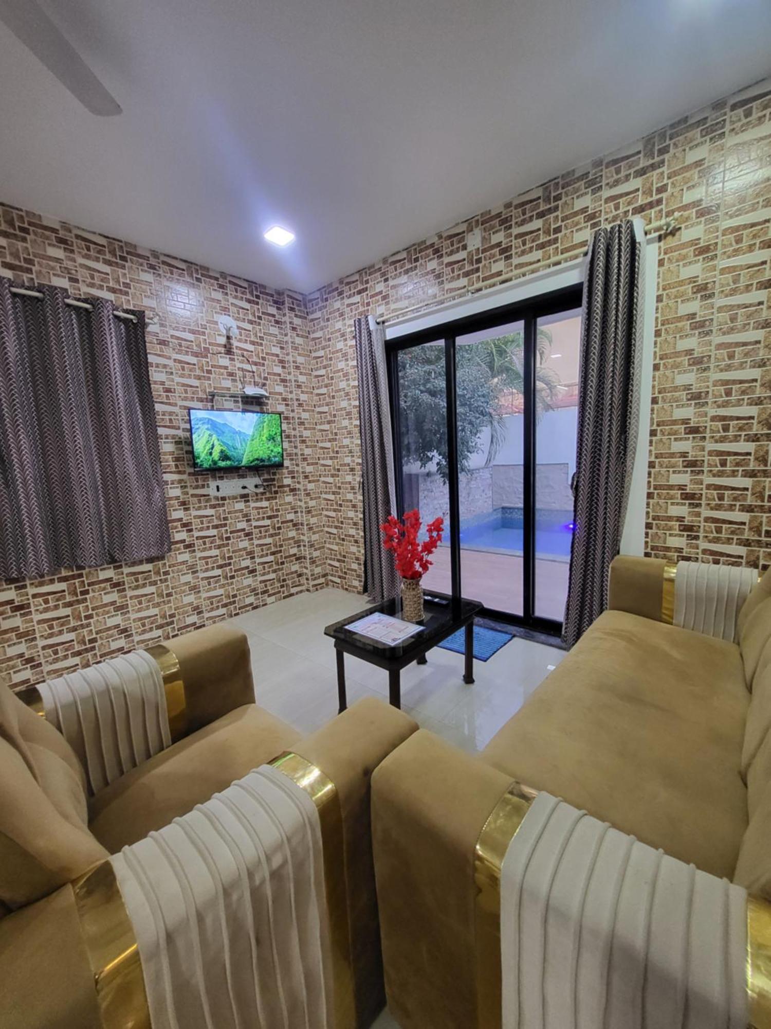 The Perfect Stays Para Disco Big Pool Cricket Turf Villa Lonavala Exteriör bild