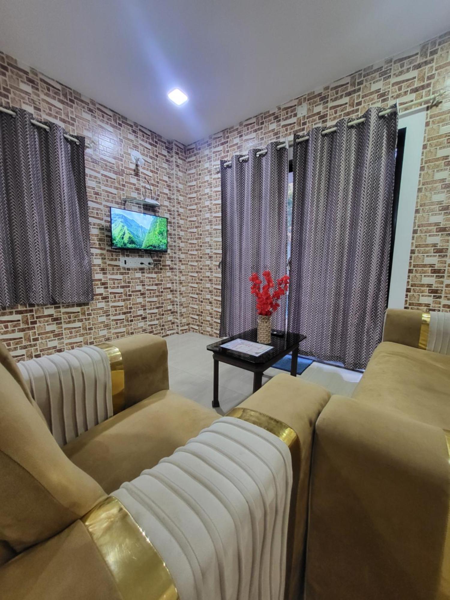 The Perfect Stays Para Disco Big Pool Cricket Turf Villa Lonavala Exteriör bild