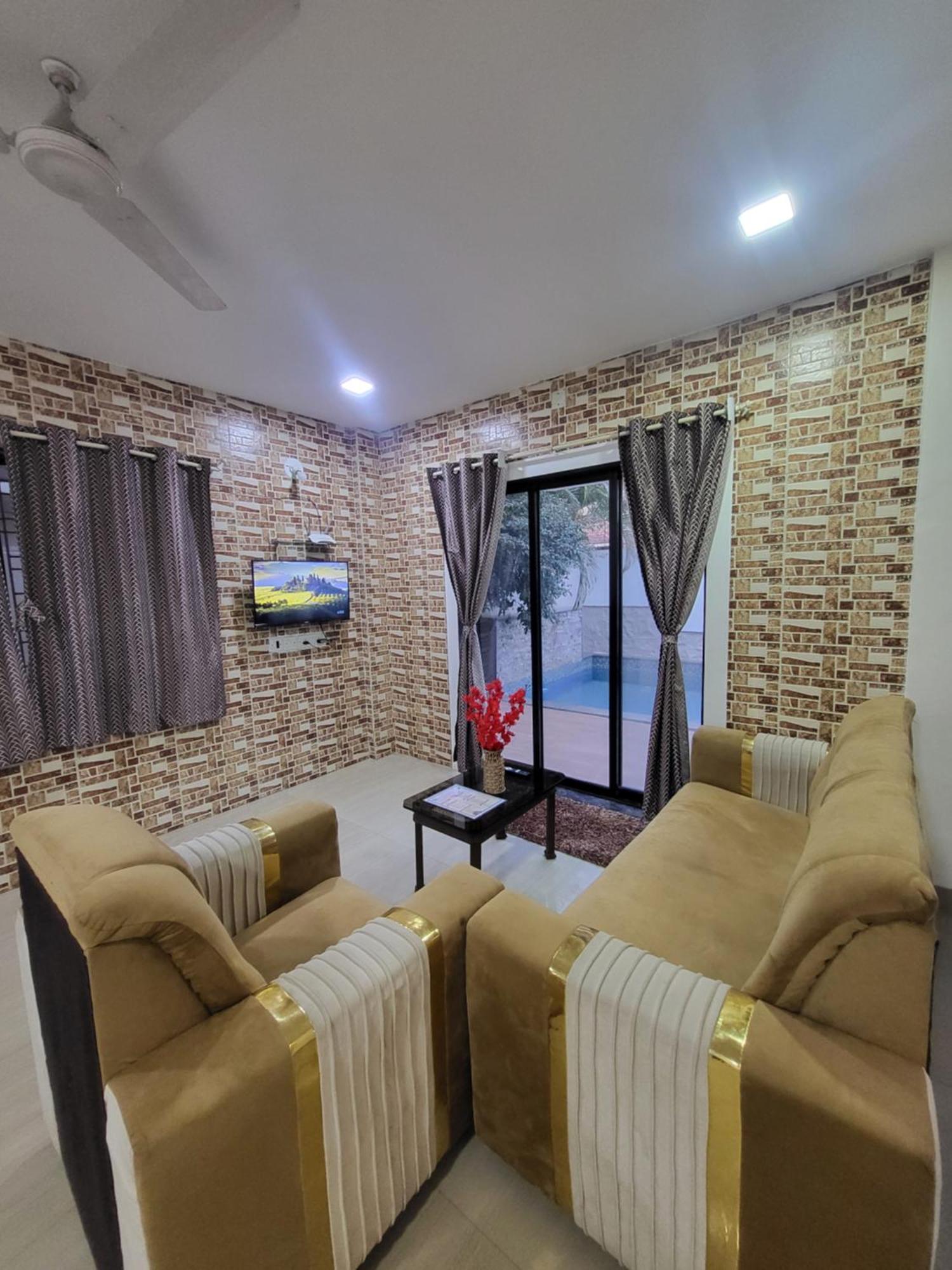 The Perfect Stays Para Disco Big Pool Cricket Turf Villa Lonavala Exteriör bild