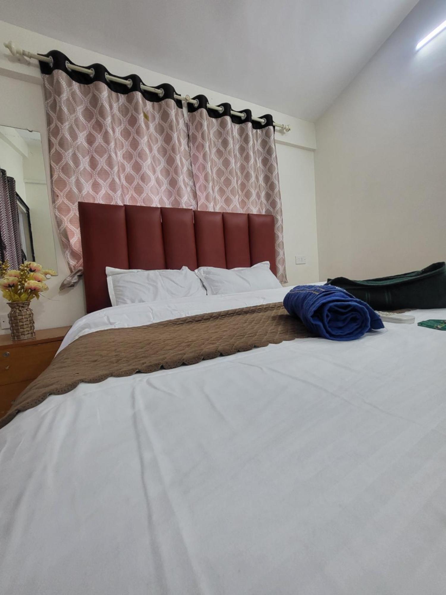 The Perfect Stays Para Disco Big Pool Cricket Turf Villa Lonavala Exteriör bild