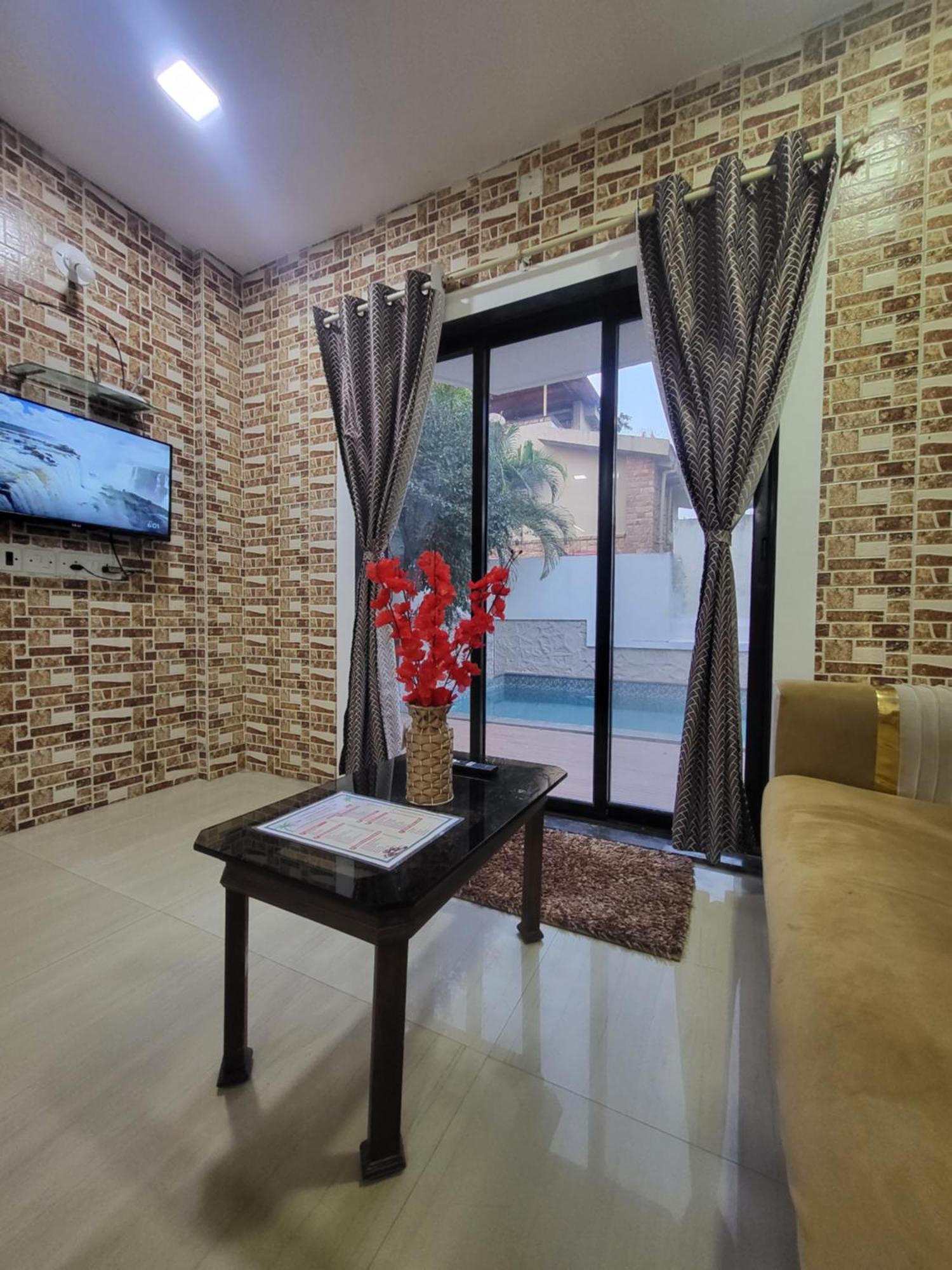 The Perfect Stays Para Disco Big Pool Cricket Turf Villa Lonavala Exteriör bild