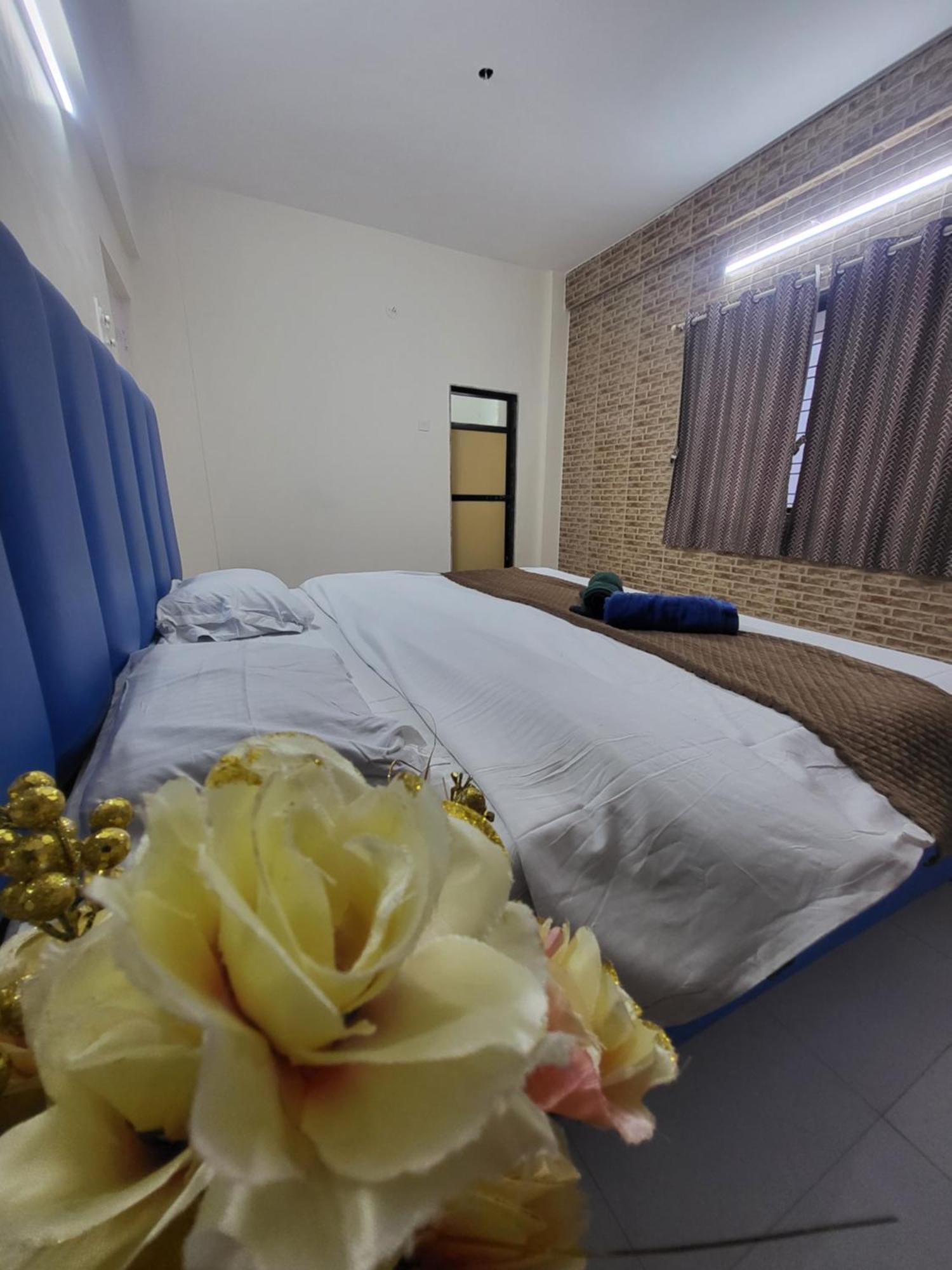 The Perfect Stays Para Disco Big Pool Cricket Turf Villa Lonavala Exteriör bild