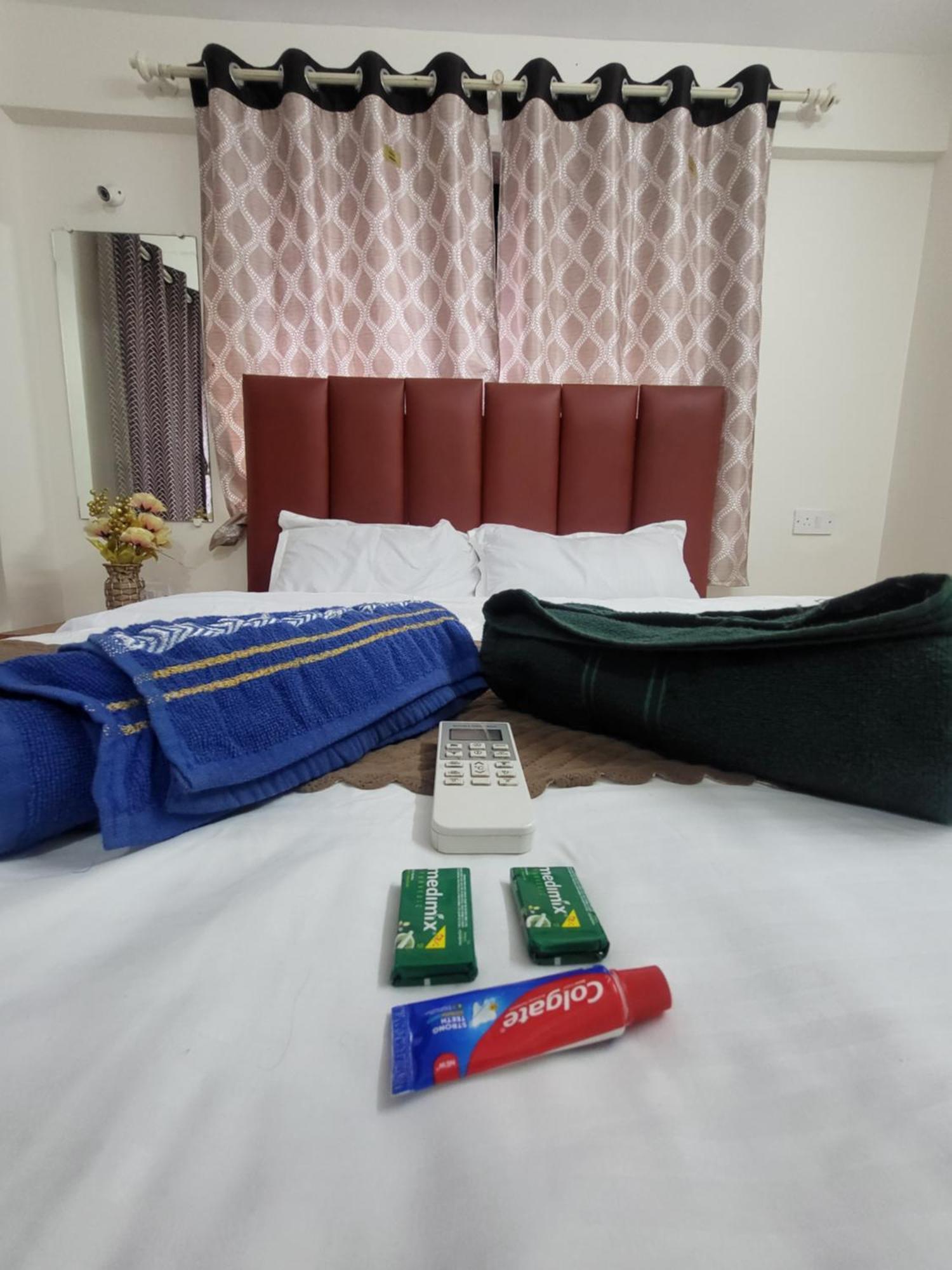 The Perfect Stays Para Disco Big Pool Cricket Turf Villa Lonavala Exteriör bild