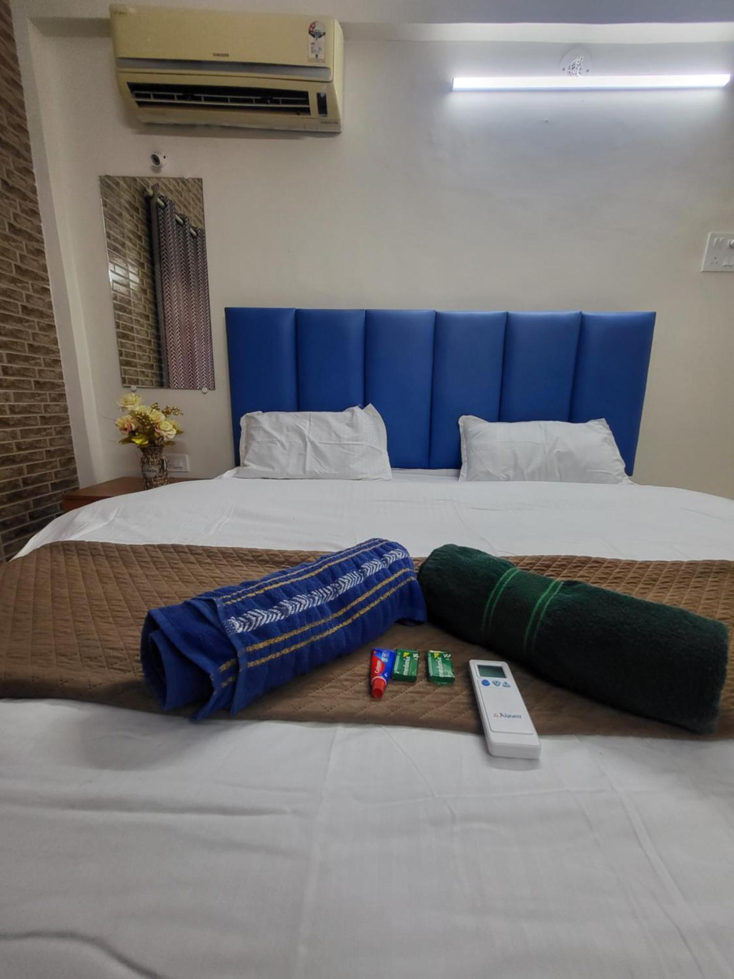 The Perfect Stays Para Disco Big Pool Cricket Turf Villa Lonavala Exteriör bild